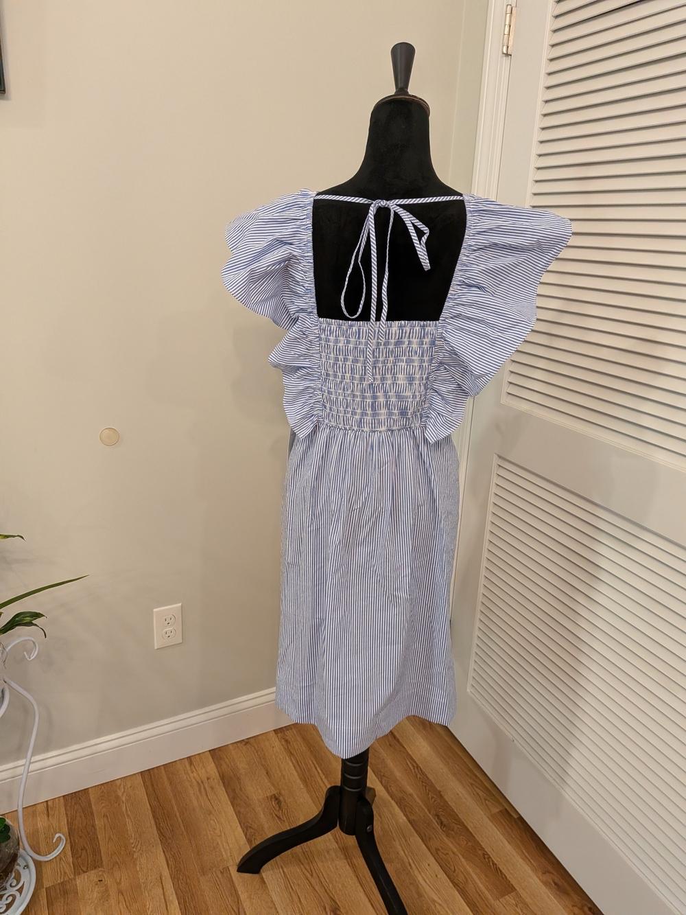 B#1: Women's Blue & White Striped Ruffle-Sleeve Dress Size XL (16-18) - Picture 4 of 4